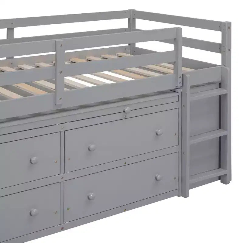 Letto a soppalco basso con scrivania estraibile, struttura letto salvaspazio in legno con 4 cassetti e 4 ripiani