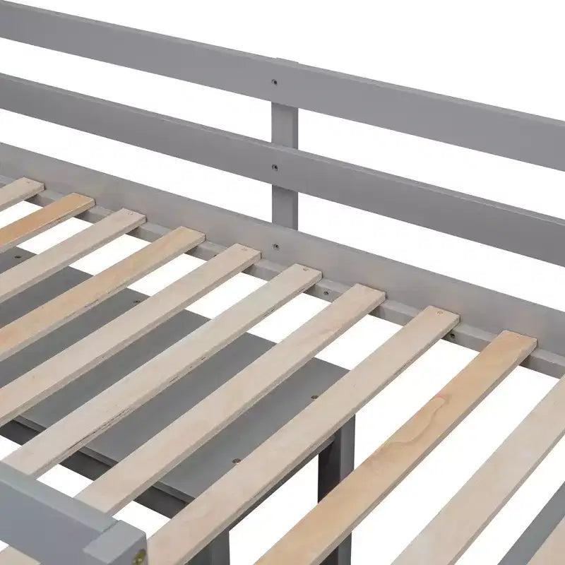 Letto a soppalco basso con scrivania estraibile, struttura letto salvaspazio in legno con 4 cassetti e 4 ripiani