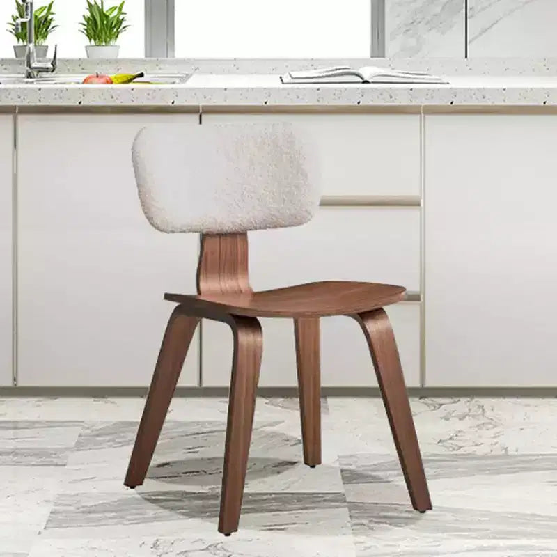 Chaise de salle à manger Casson 18,31" en tissu bouclé blanc et noyer : style mid-century, assise incurvée