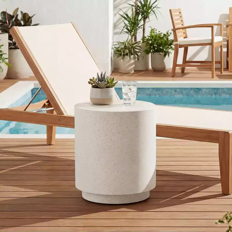 HOMCOM Lightweight Accent Table with Concrete Finish, Round Side Table with 4 Adjustable Feet for Indoor, Outdoor