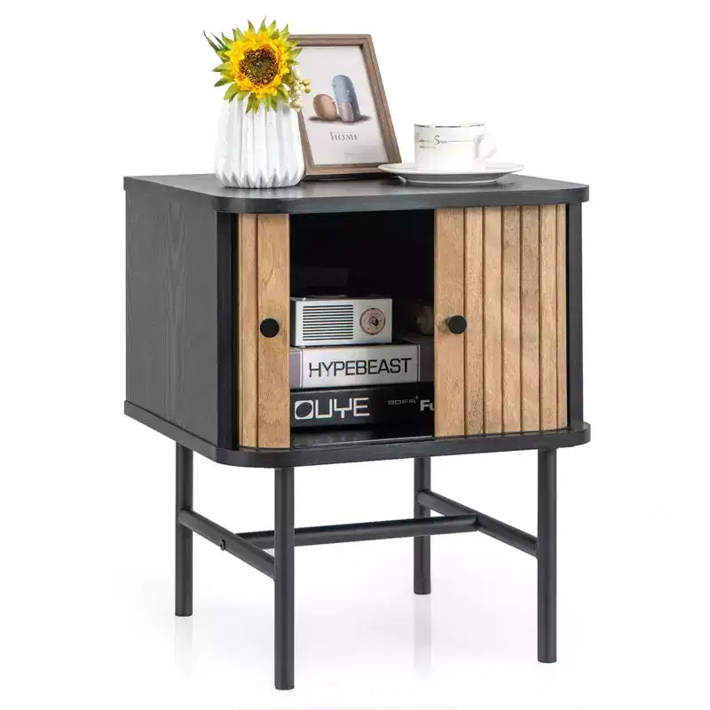 Table de chevet Costway avec porte coulissante, table d'appoint de rangement moderne du milieu du siècle avec armoire Noir/Blanc vieilli