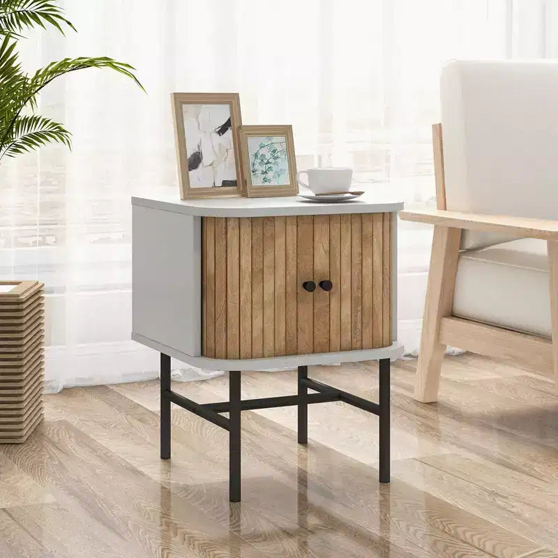 Table de chevet Costway avec porte coulissante, table d'appoint de rangement moderne du milieu du siècle avec armoire Noir/Blanc vieilli