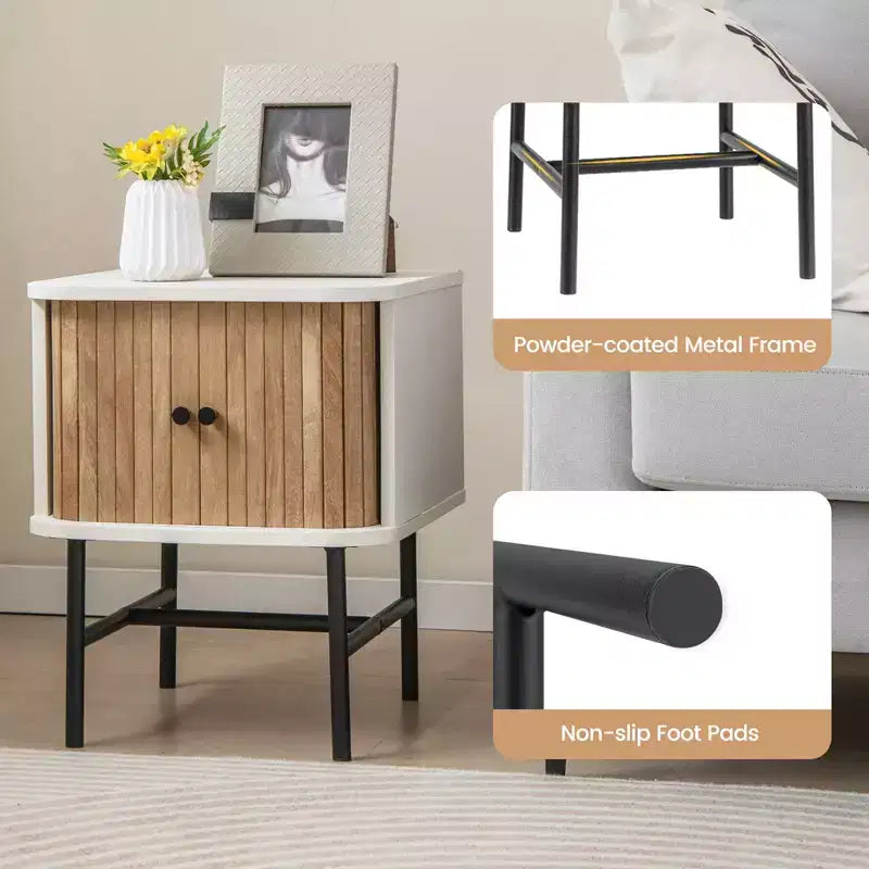 Table de chevet Costway avec porte coulissante, table d'appoint de rangement moderne du milieu du siècle avec armoire Noir/Blanc vieilli